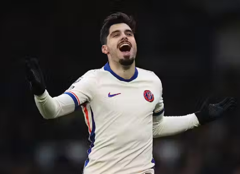 Pedro Neto có thể vắng mặt ở Club World Cup sau nỗi đau mất Diogo Jota