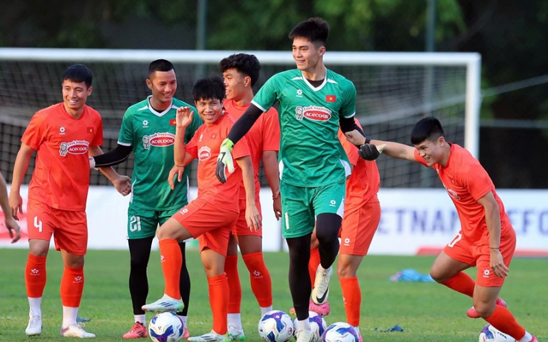 Cầu thủ U23 Việt Nam thăng hoa: Có đủ sức chen chân vào V-League?
