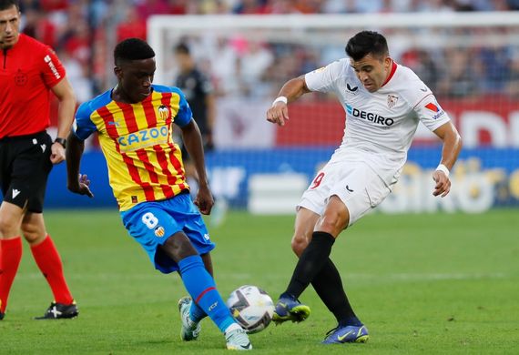 Nhận định soi kèo Valencia vs Sevilla lúc 22h15 ngày 7/12/2025